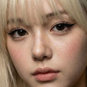 Ultra-High Resolution Upscale and Skin Texture Transfer Prompt